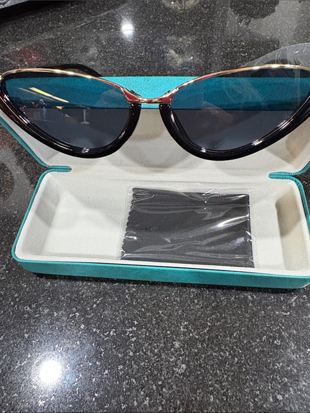 Elliott Vaughn cat  Eye sunglasses